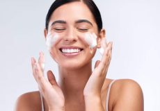 اهمیت استفاده از ژل شستشوی صورت برای حفظ سلامت پوست